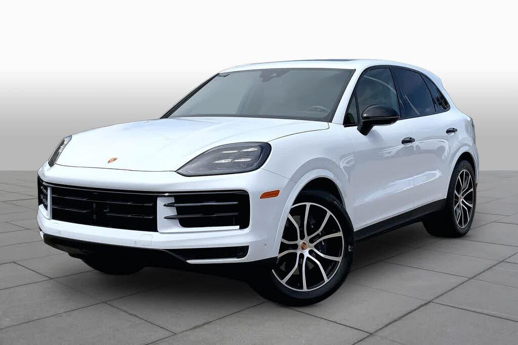 2025 PORSCHE Cayenne