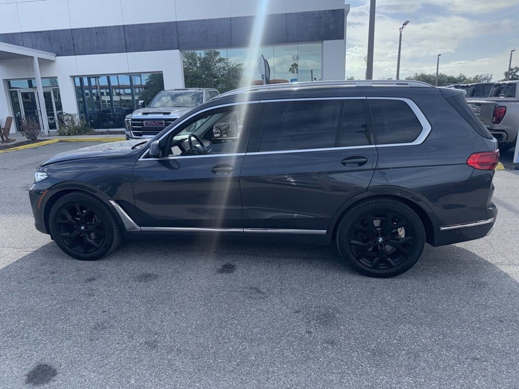 2021 BMW X7