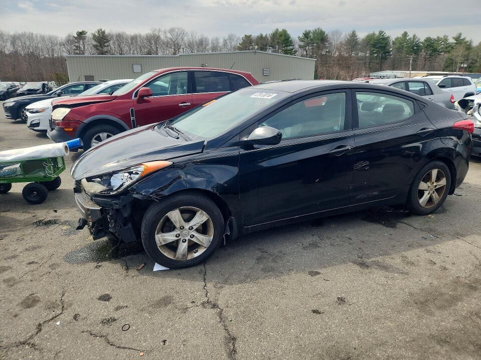 2013 HYUNDAI Elantra