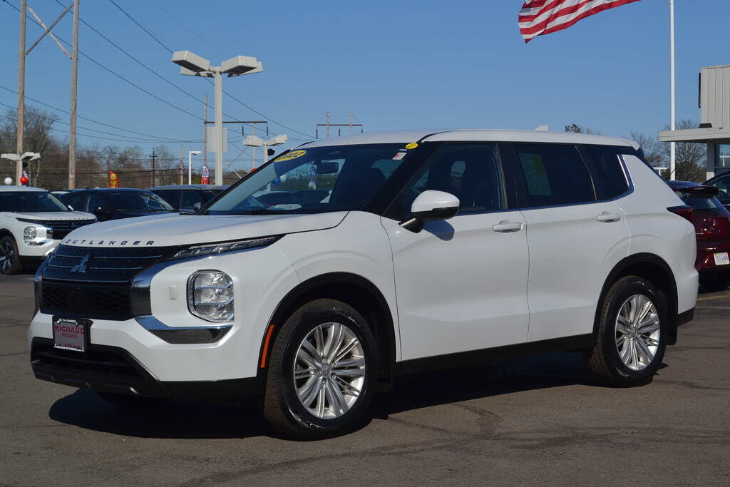 2022 MITSUBISHI Outlander