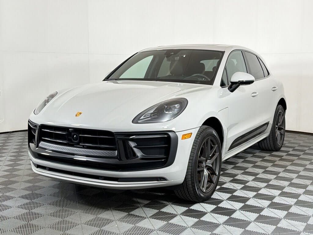 2023 PORSCHE Macan