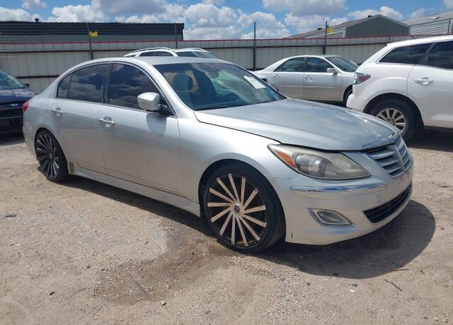 2013 HYUNDAI Genesis