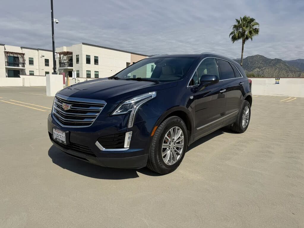 2017 CADILLAC XT5