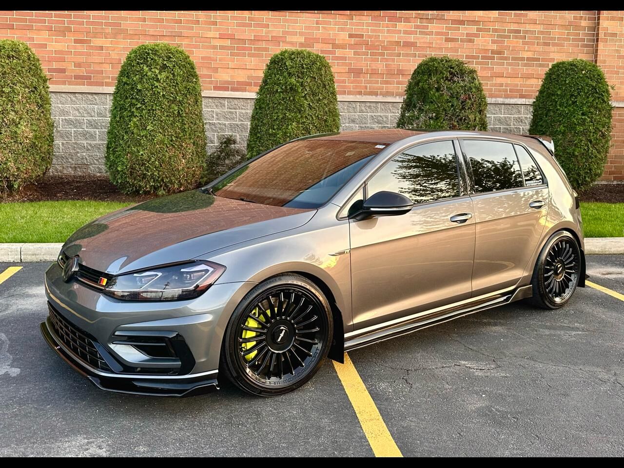 2019 VOLKSWAGEN Golf R