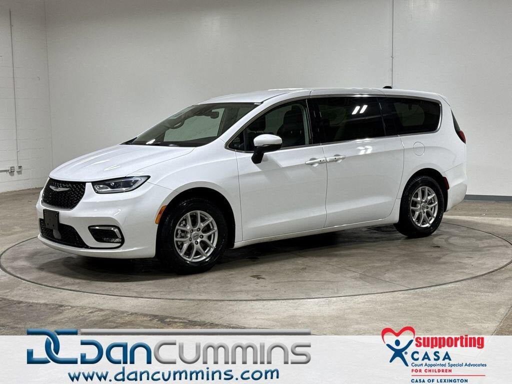 2023 CHRYSLER Pacifica