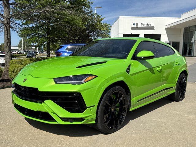 2023 LAMBORGHINI URUS