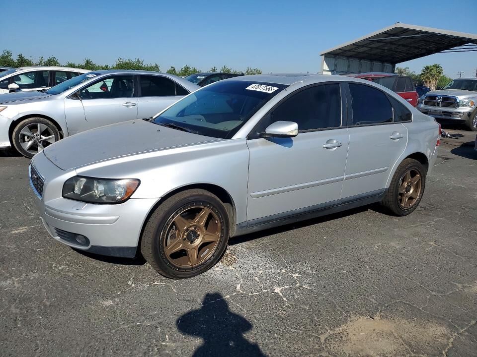 2005 VOLVO S40