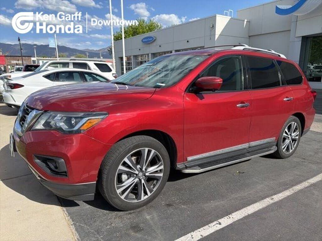 2017 NISSAN Pathfinder