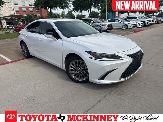 2025 LEXUS ES