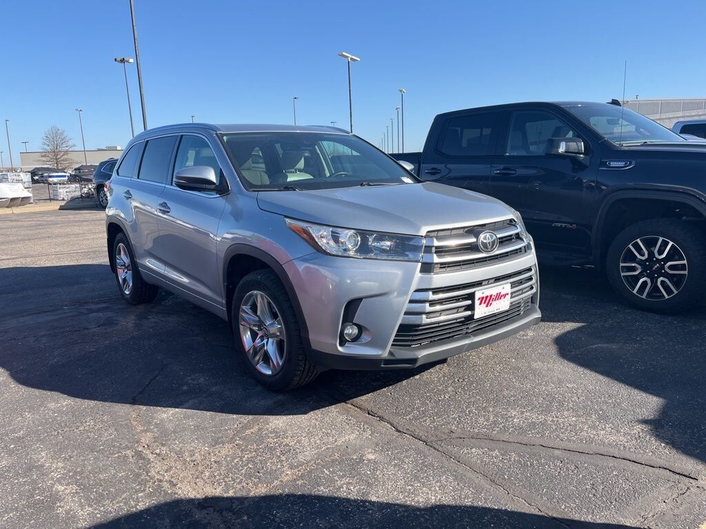 2017 TOYOTA Highlander