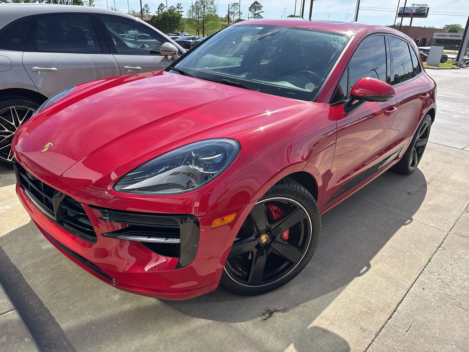 2021 PORSCHE Macan