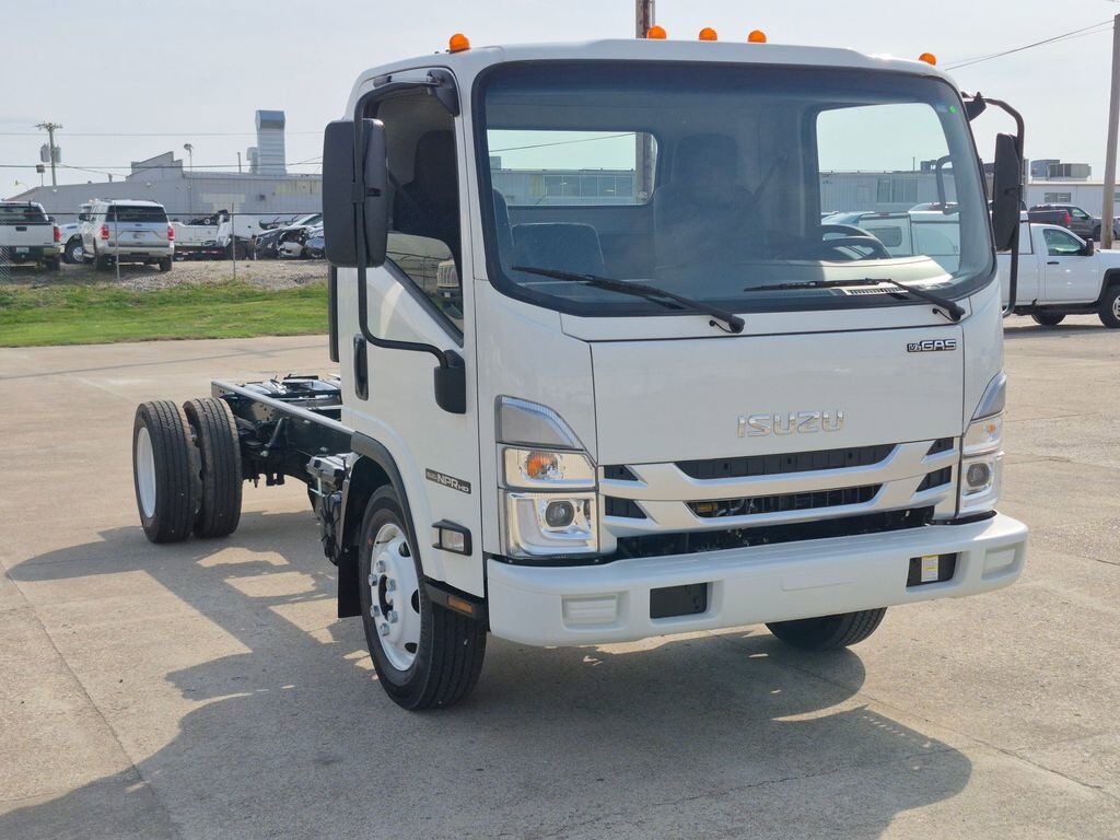 2026 ISUZU NPR/NPR-HD