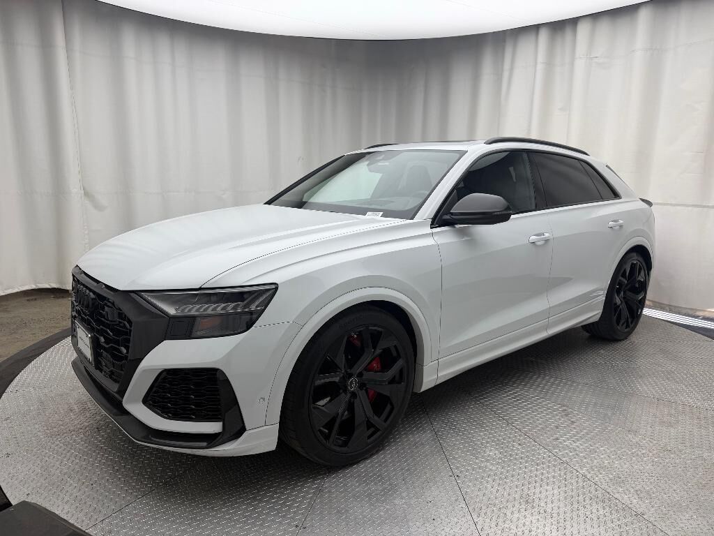 2022 AUDI RS Q8