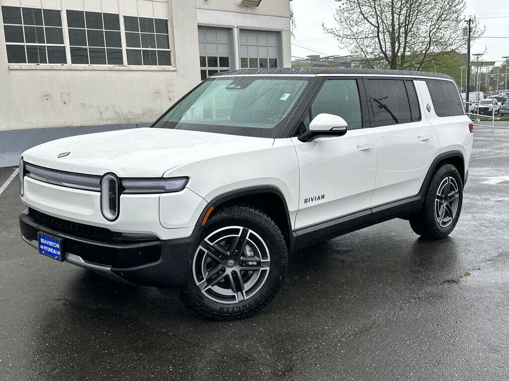 2025 RIVIAN R1S