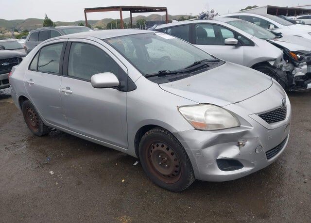 2012 TOYOTA Yaris