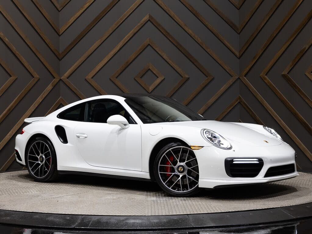 2018 PORSCHE 911