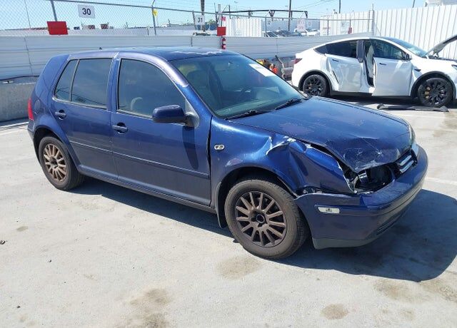 2003 VOLKSWAGEN Golf