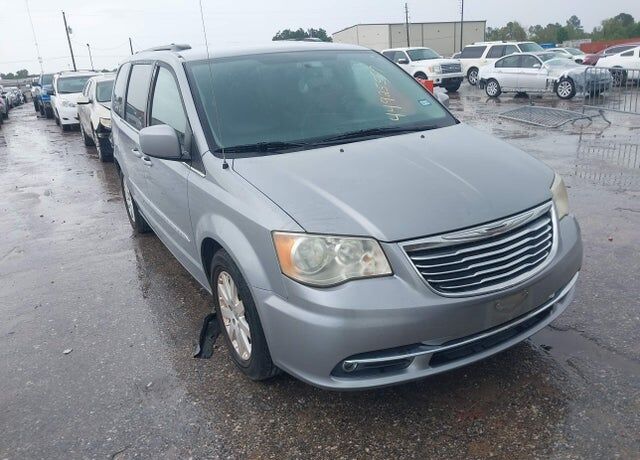 2014 CHRYSLER Town and Country