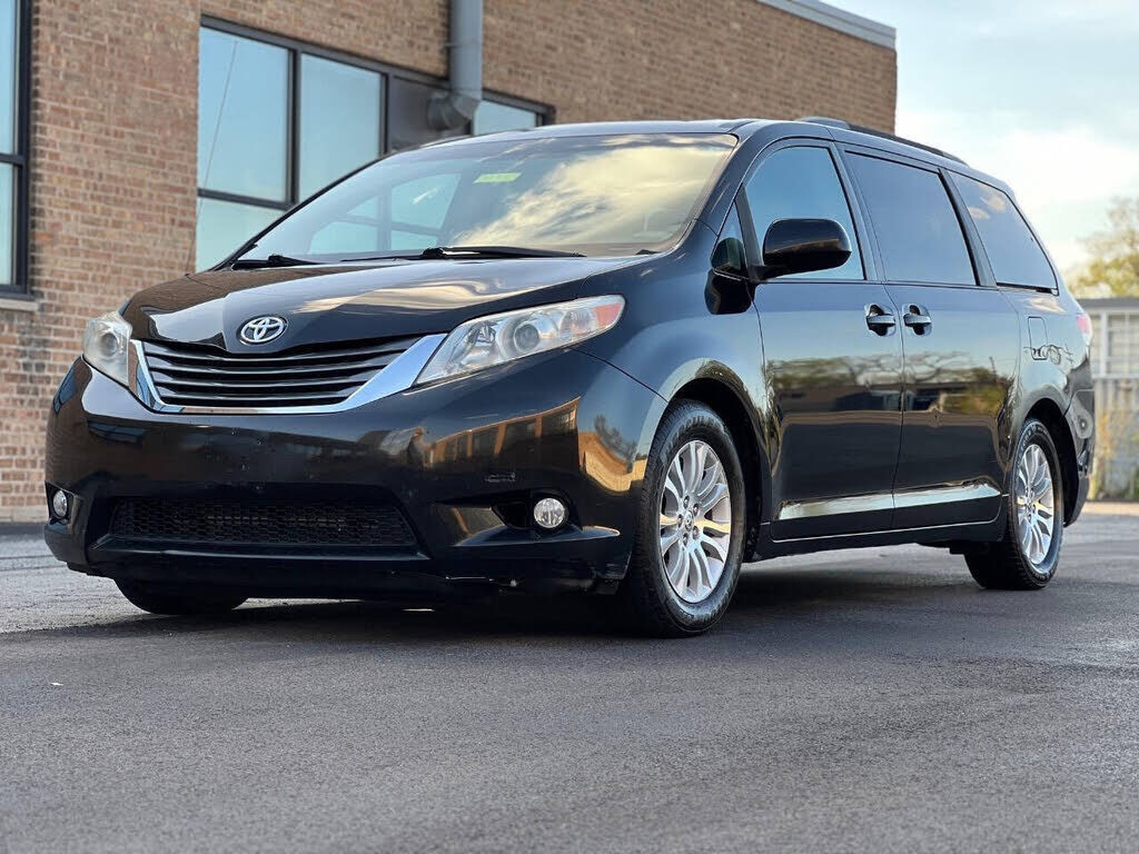 2011 TOYOTA Sienna