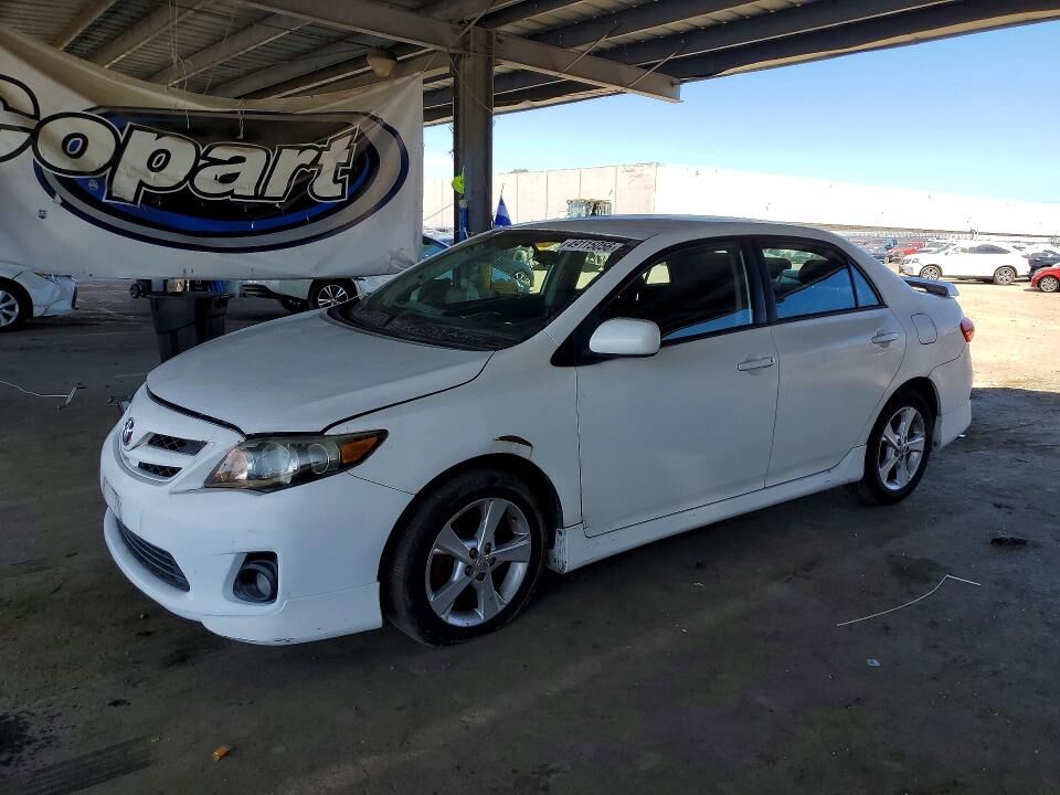 2013 TOYOTA Corolla