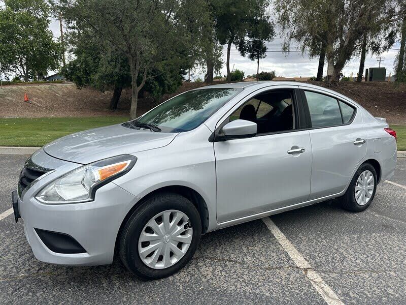2017 NISSAN Versa