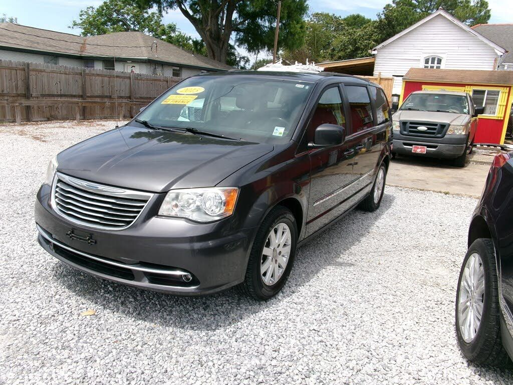 2015 CHRYSLER Town and Country