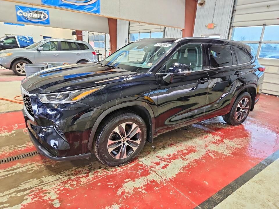 2021 TOYOTA Highlander