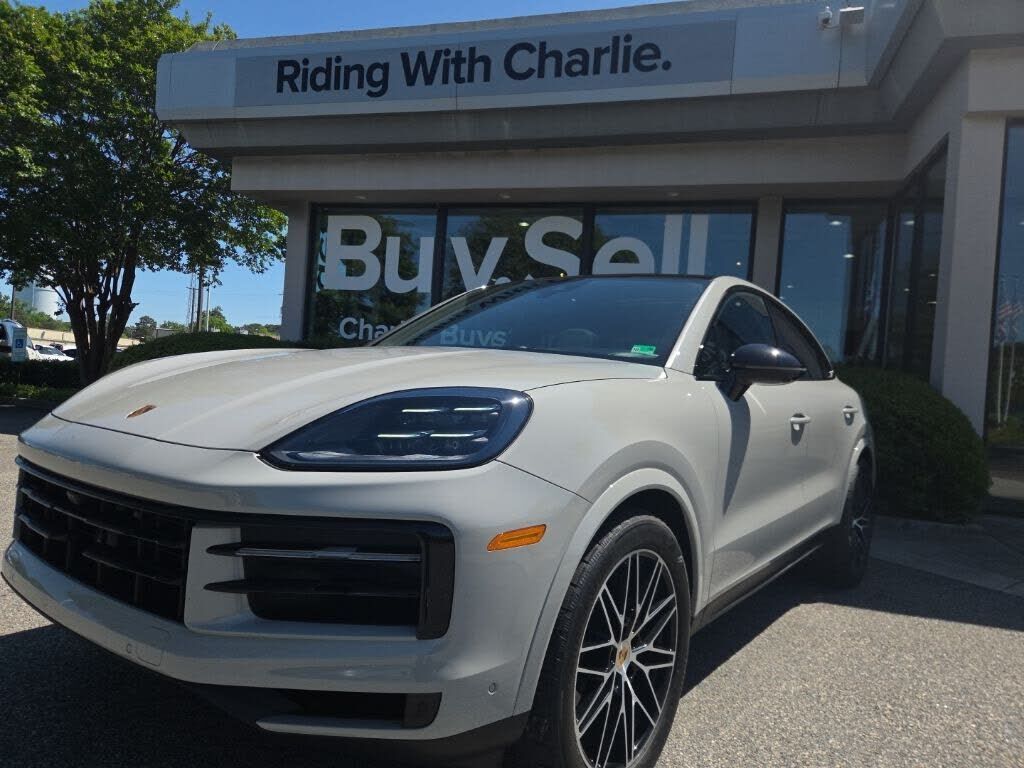 2024 PORSCHE Cayenne