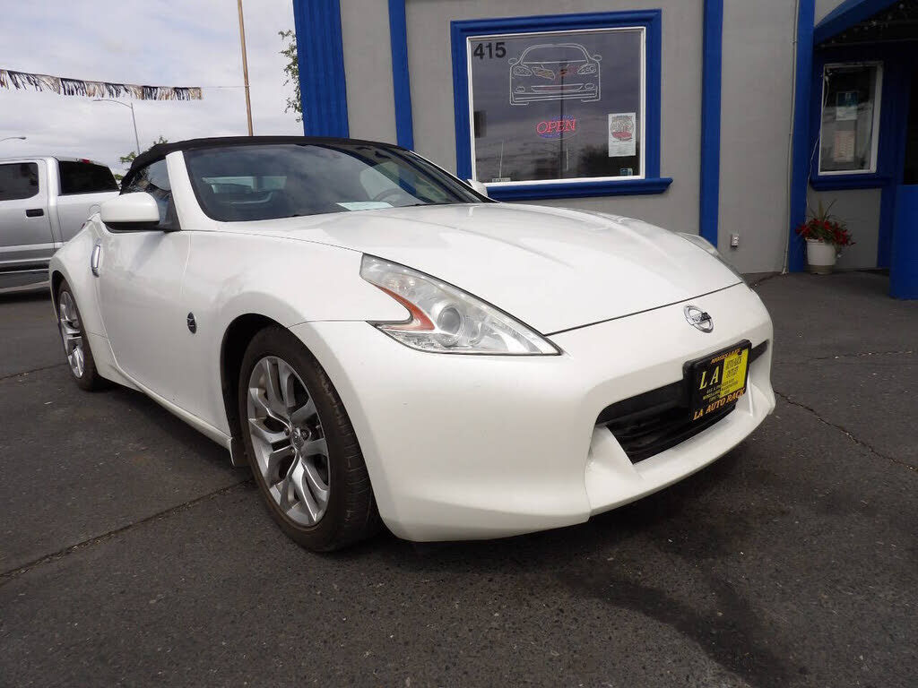 2012 NISSAN 370Z