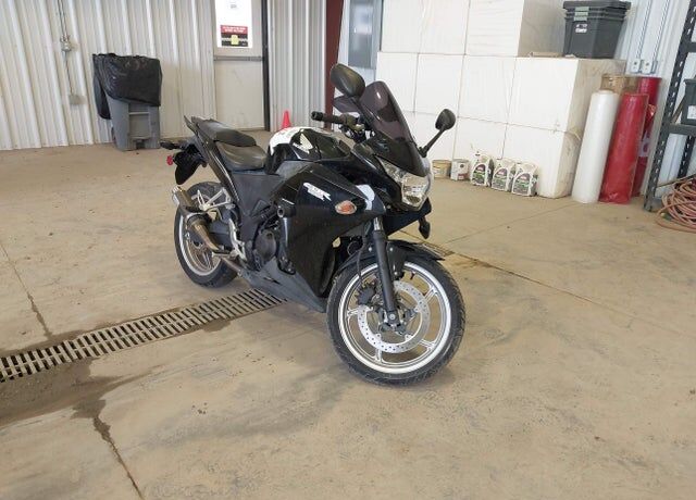 2012 HONDA CB