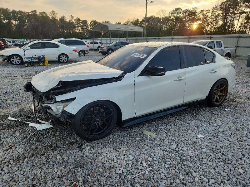 2015 INFINITI Q50