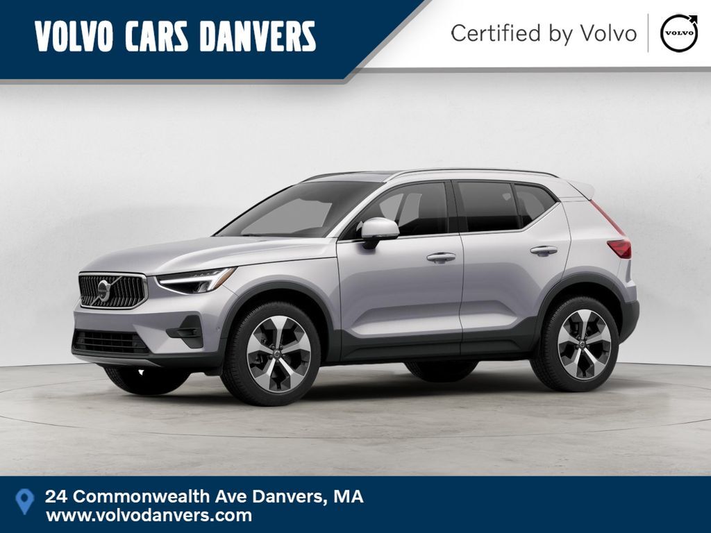 2025 VOLVO XC40