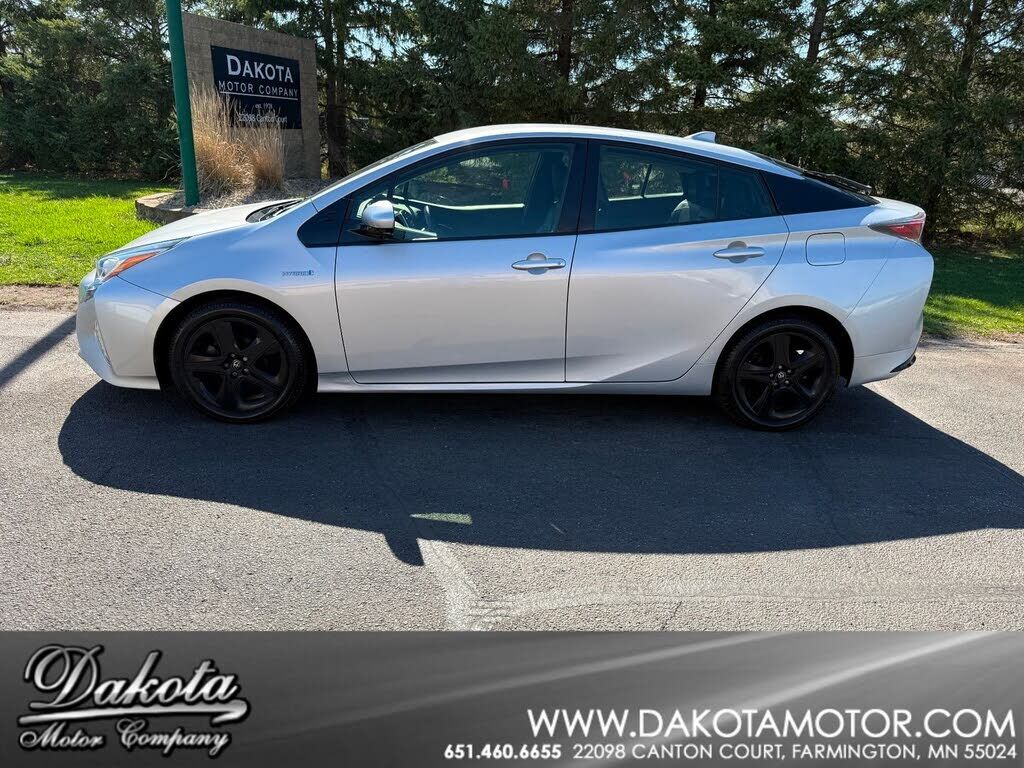 2016 TOYOTA PRIUS