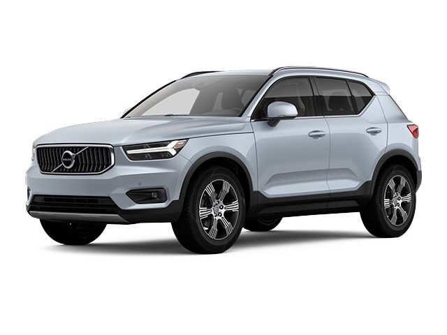 2022 VOLVO XC40