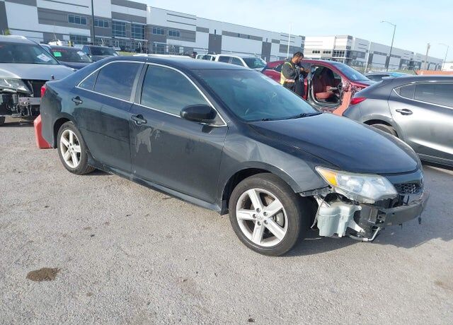 2013 TOYOTA Camry