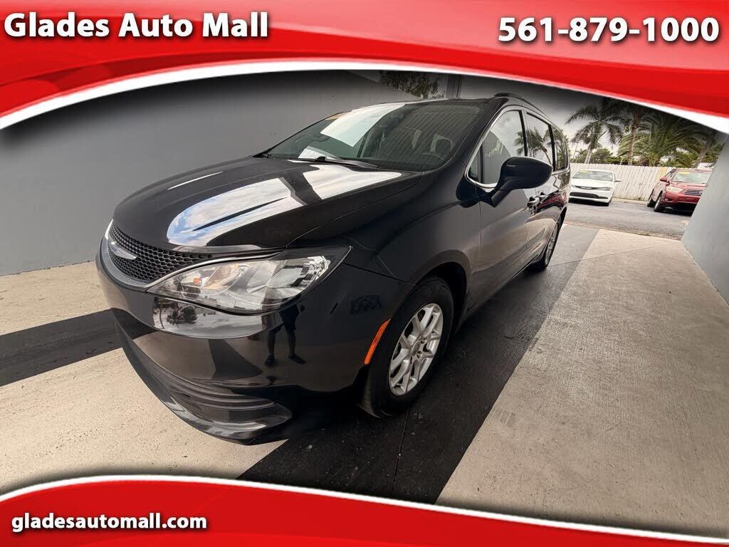 2020 CHRYSLER Voyager