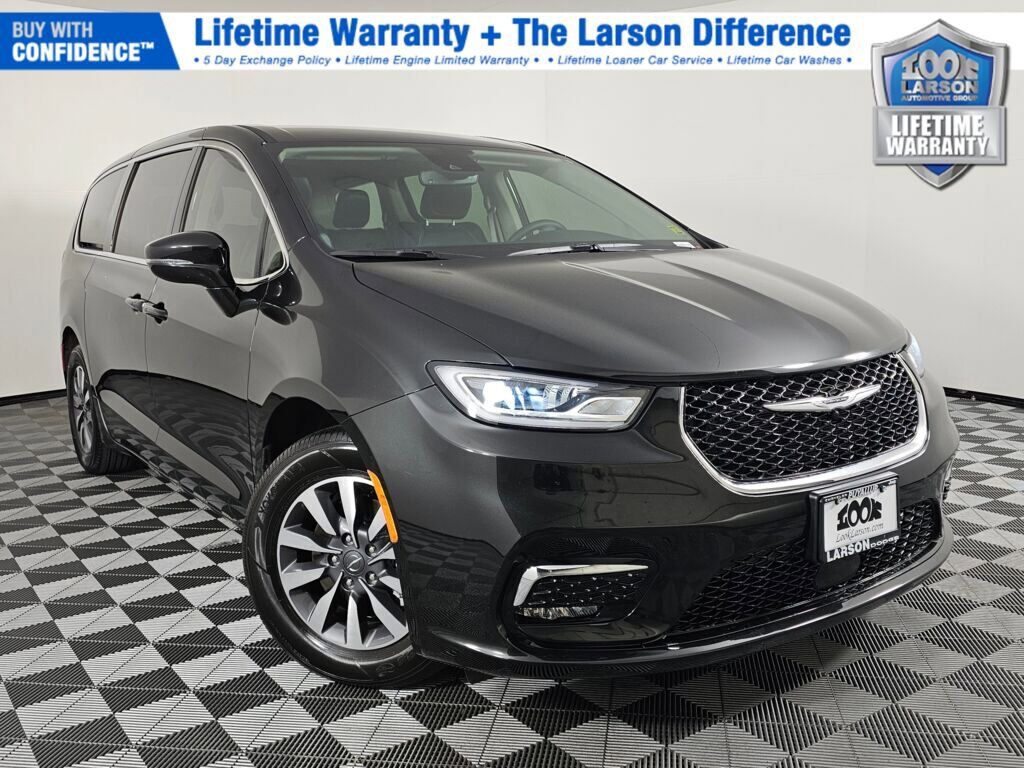 2022 CHRYSLER Pacifica