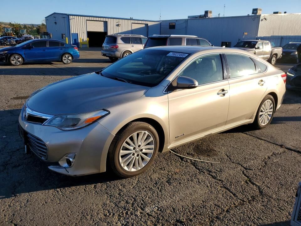 2013 TOYOTA Avalon