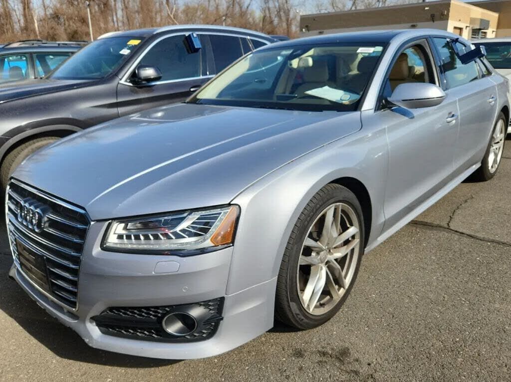 2016 AUDI A8