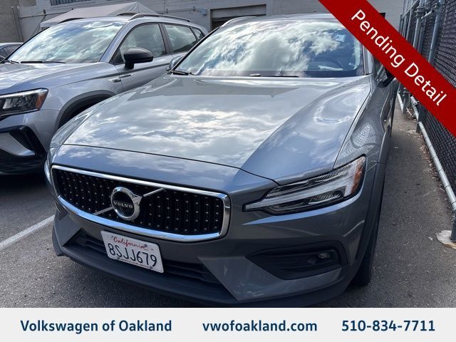 2020 VOLVO V60CC