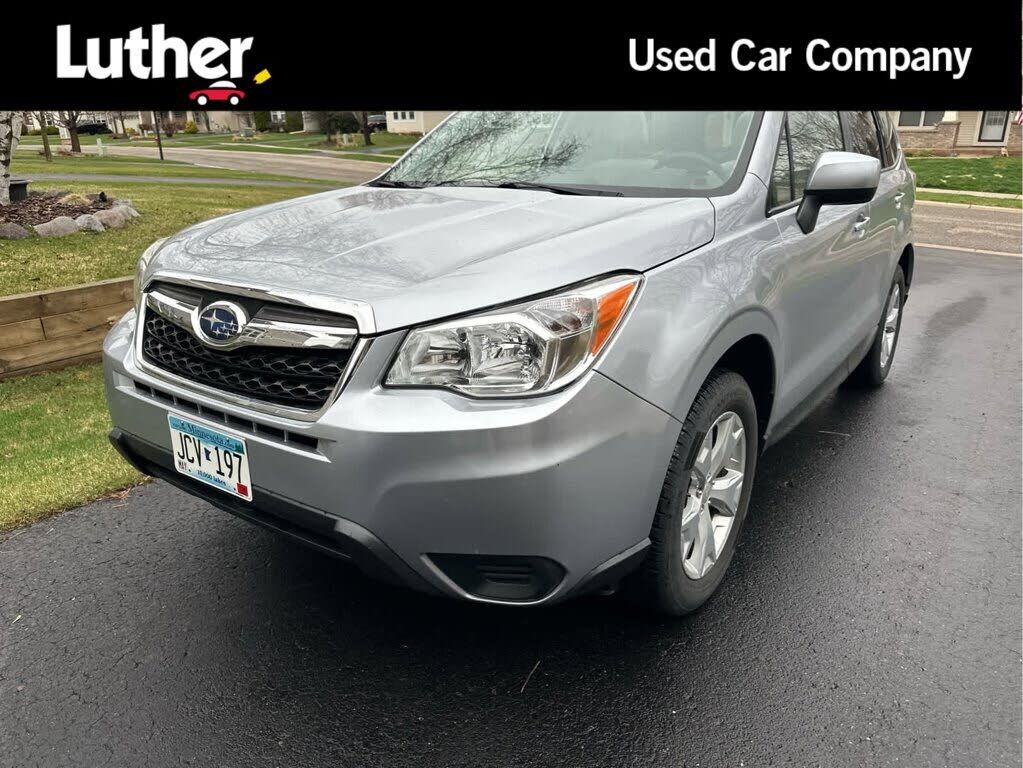 2016 SUBARU Forester