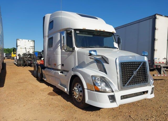 2017 VOLVO TRUCK VNL