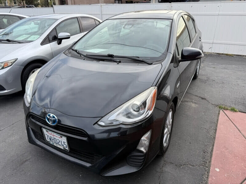 2016 TOYOTA Prius