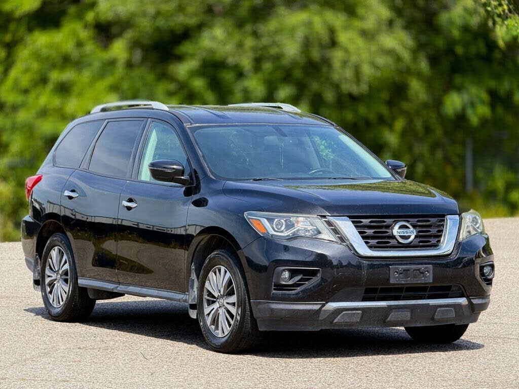 2017 NISSAN Pathfinder