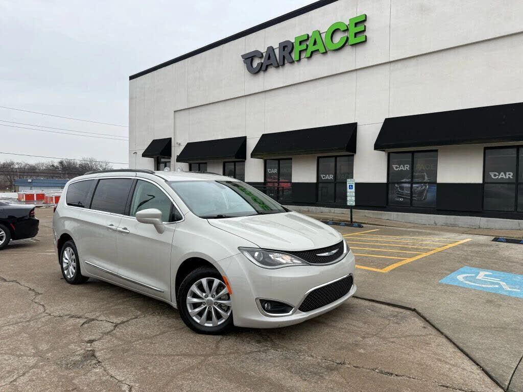 2017 CHRYSLER Pacifica