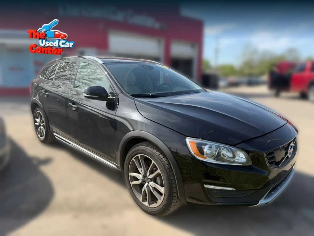 2017 VOLVO V60CC