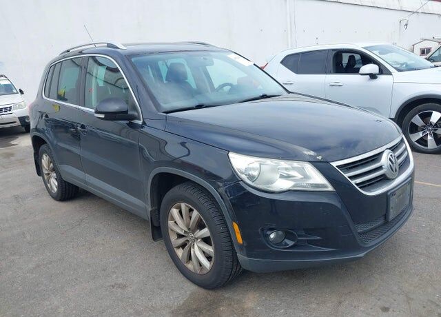 2011 VOLKSWAGEN Tiguan