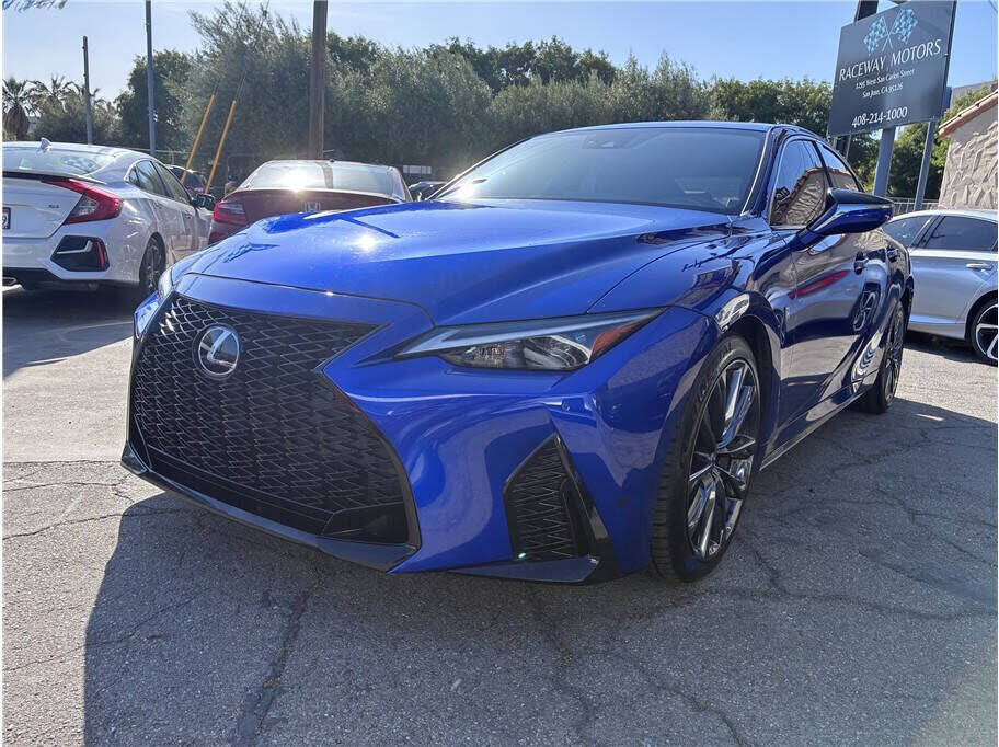 2023 LEXUS IS