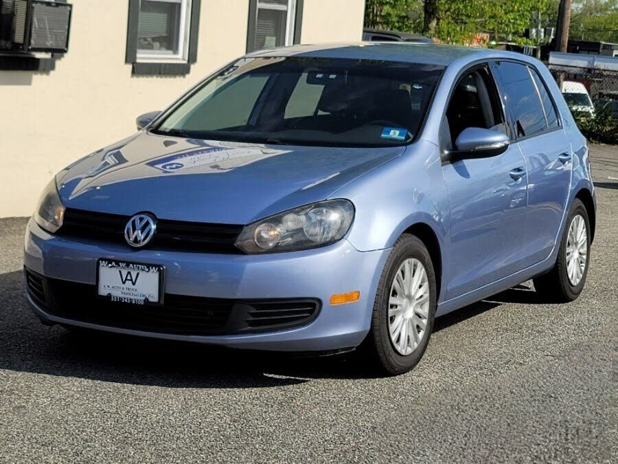 2011 VOLKSWAGEN Golf
