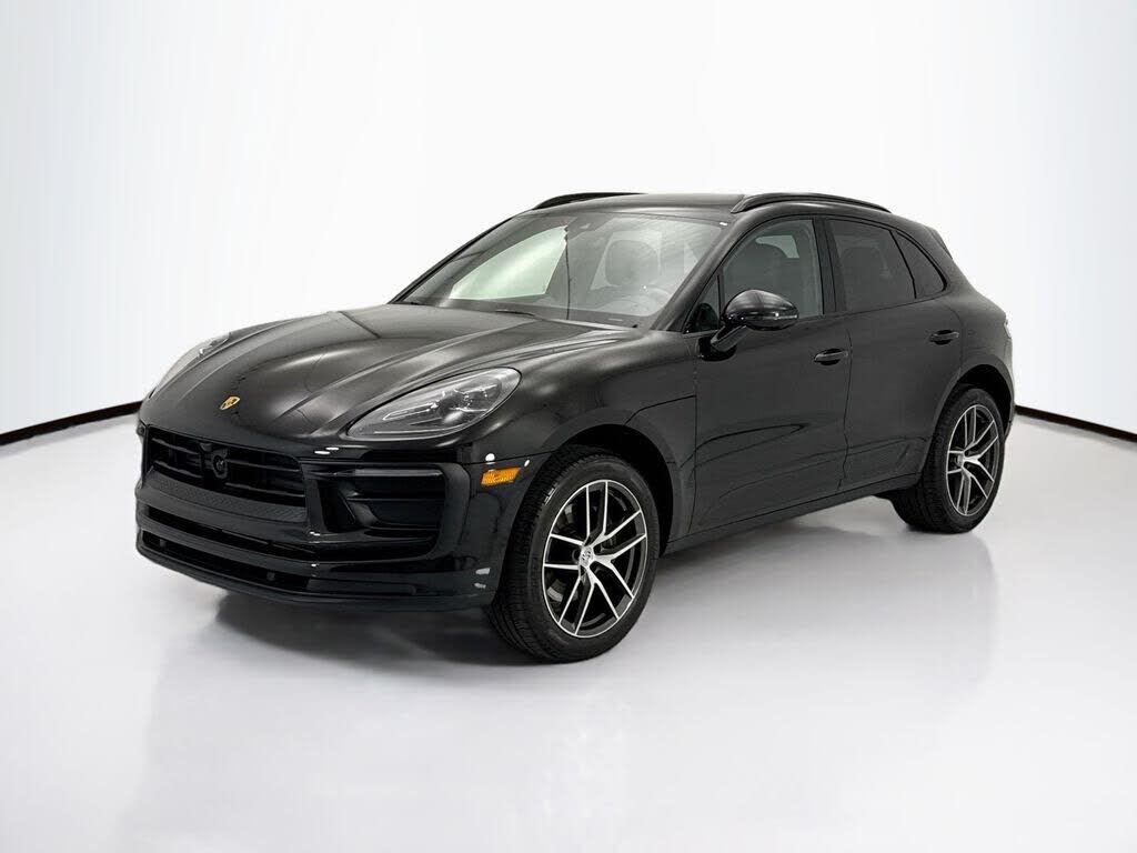 2024 PORSCHE Macan